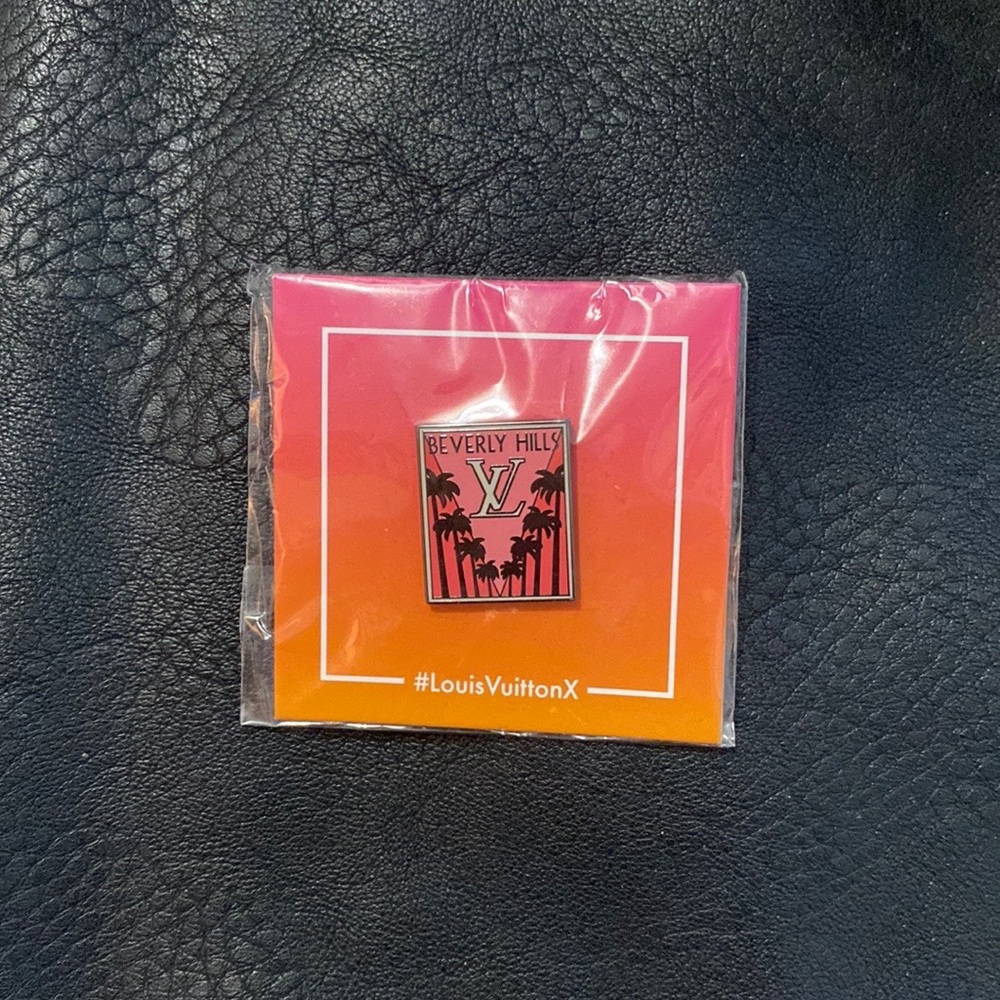 NWT Louis Vuitton X Beverly Hills Limited Edition Pin